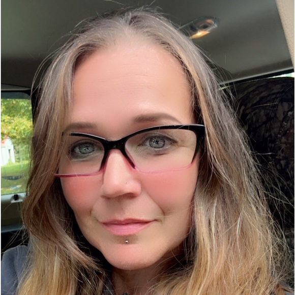 Meet your Posher, Sabrina - Picture 3 of 11